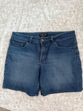 Riders by Lee Women’s Mid-Rise Dark Blue Denim Shorts